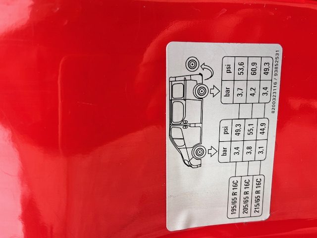 RENAULT TRAFIC PASSENGER  2011