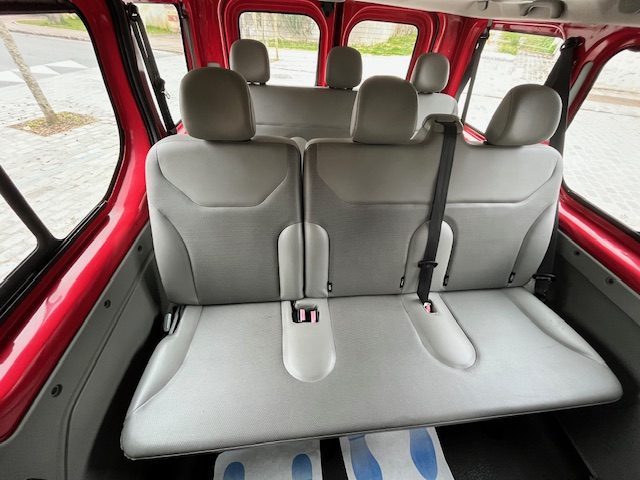 RENAULT TRAFIC PASSENGER  2011