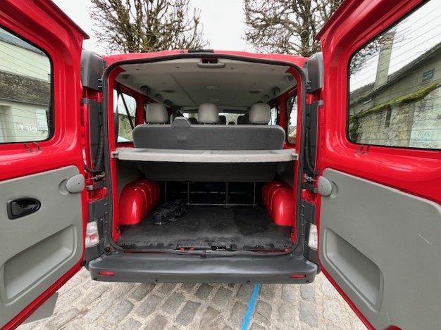 RENAULT TRAFIC PASSENGER  2011