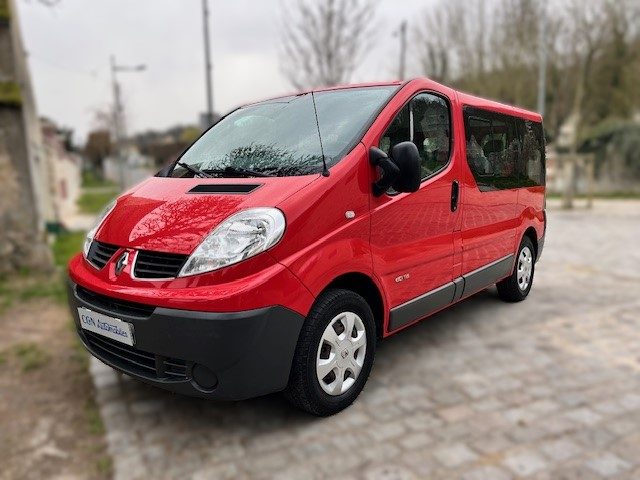 RENAULT TRAFIC PASSENGER  2011
