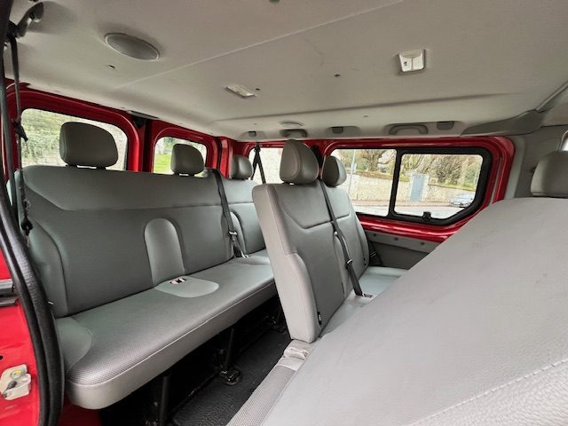 RENAULT TRAFIC PASSENGER  2011