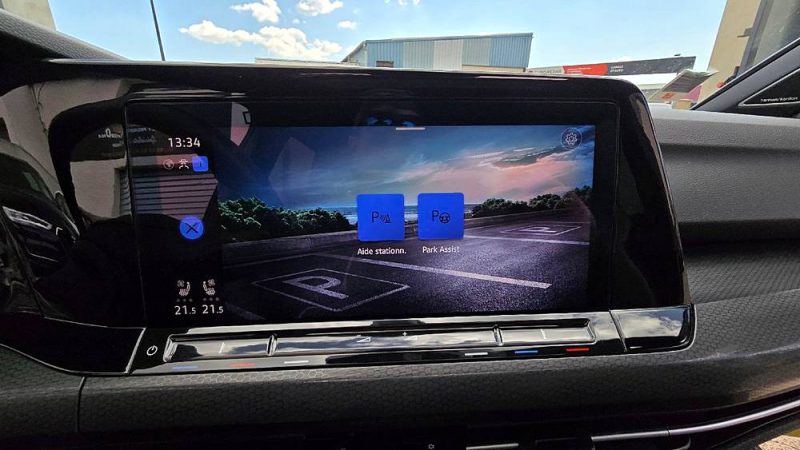 VOLKSWAGEN GOLF 2021