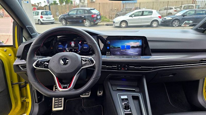 VOLKSWAGEN GOLF 2021