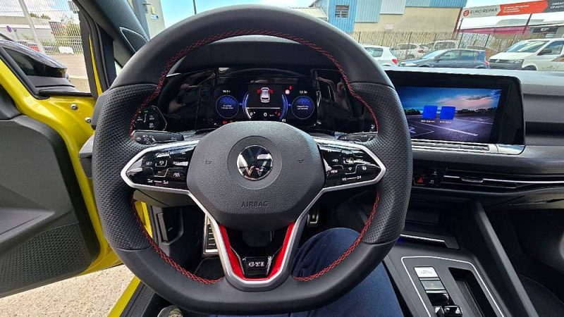 VOLKSWAGEN GOLF 2021