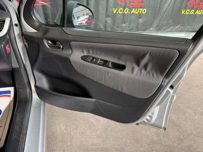 PEUGEOT 207 SW  1.6 HDI 92 Business Pack 