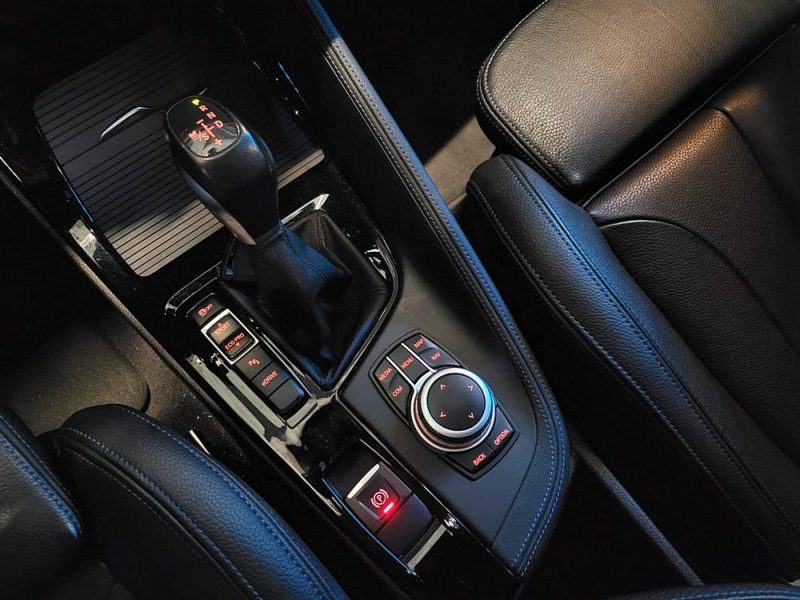 BMW X1 25e xDrive 220cv PACK M SPORT / SUIVI COMPLET BMW / SIEGES ELECTRIQUES / CARPLAY / CAMERA DE 
