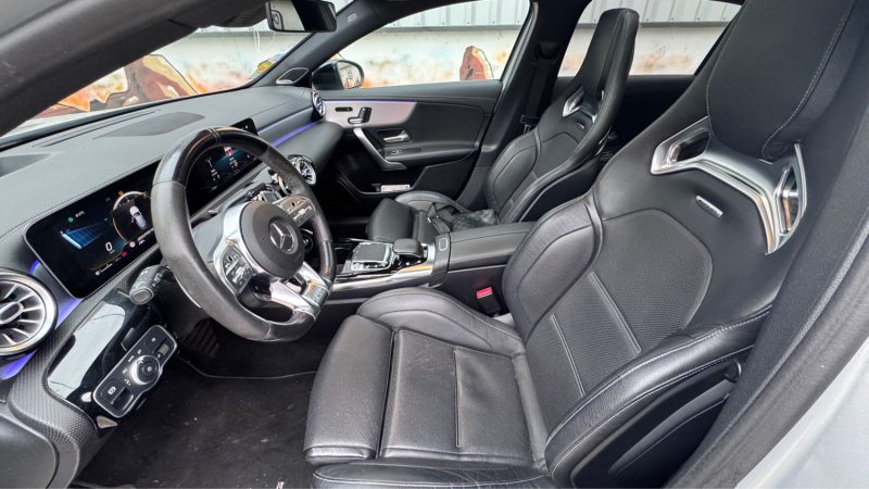 MERCEDES  AMG A 45 S 4-matic+ 421cv reprise possible