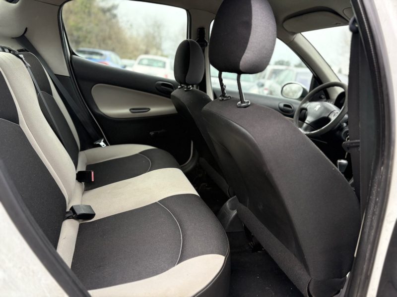 PEUGEOT 206 2005