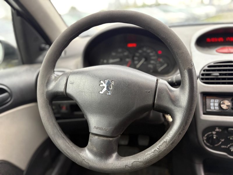 PEUGEOT 206 2005