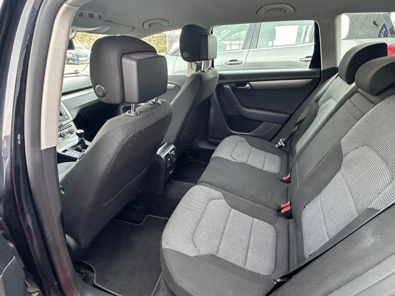 VOLKSWAGEN PASSAT 2012