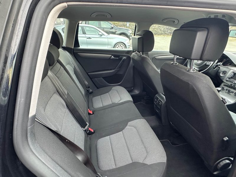 VOLKSWAGEN PASSAT 2012