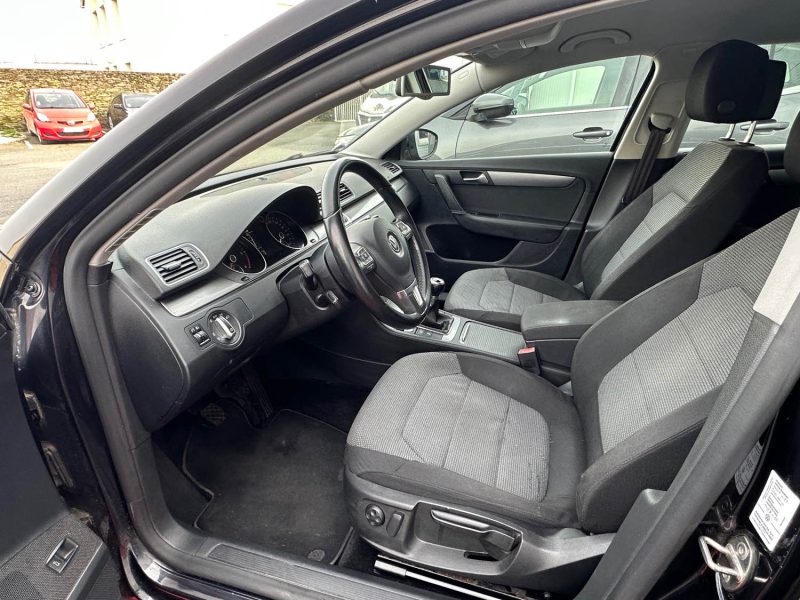 VOLKSWAGEN PASSAT 2012