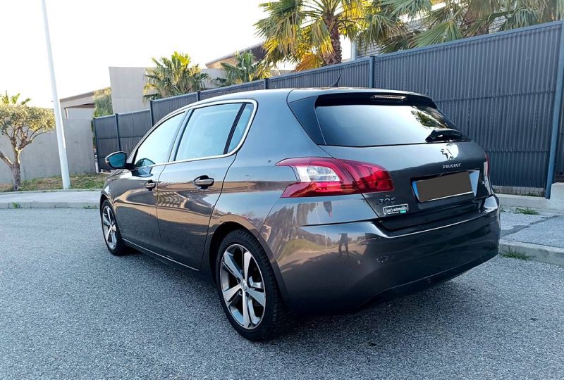 Peugeot 308 1.2 e-THP 110ch Allure S&S, Gris foncé, 5cv, 5 portes, 2017, garantie 3 mois.