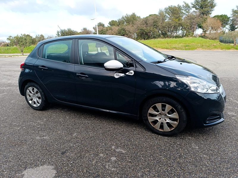 PEUGEOT 208 2018