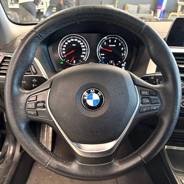 B.M.W. SERIE 1 118i Urban chic Garantie 12 mois