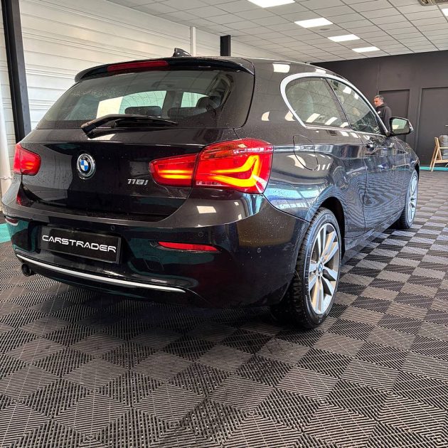 B.M.W. SERIE 1 118i Urban chic Garantie 12 mois