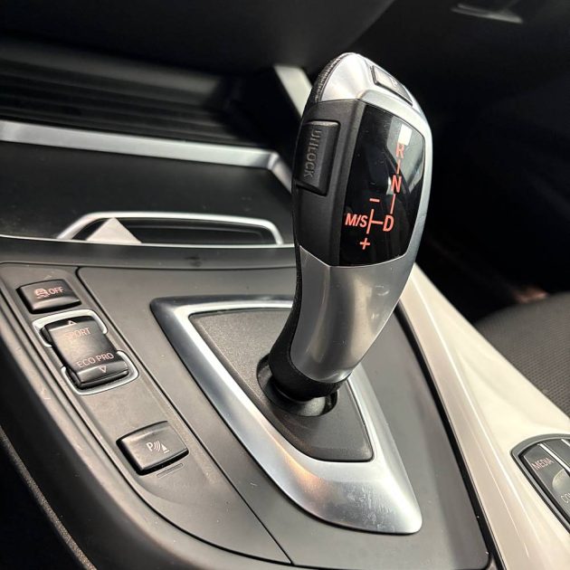 B.M.W. SERIE 1 118i Urban chic Garantie 12 mois