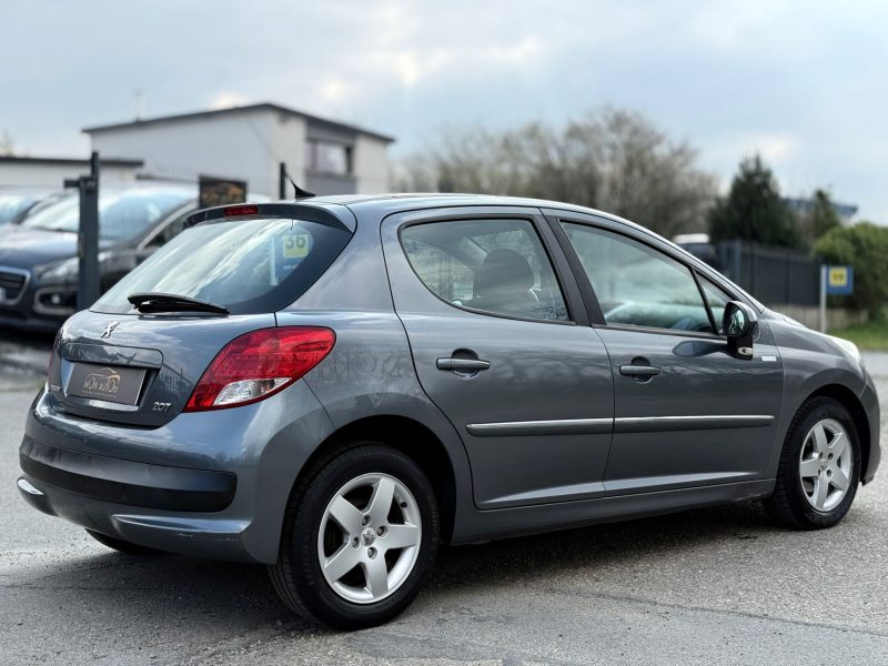 PEUGEOT 207 2010