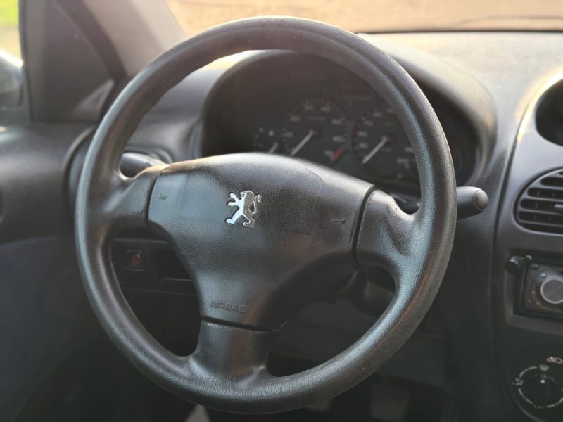 PEUGEOT 206 2003