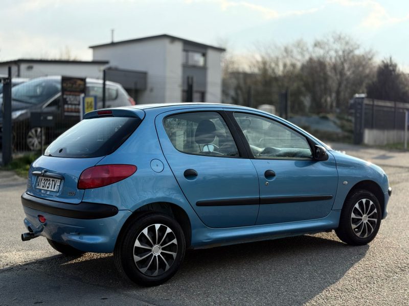 PEUGEOT 206 2003