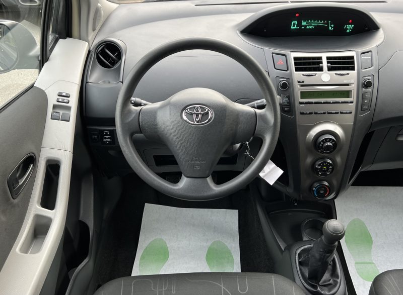 TOYOTA YARIS II 1.0 VVT-i 68 Cv PREMIERE MAIN / 5 PORTES CLIMATISATION CRIT AIR 2 - GARANTIE 1 AN