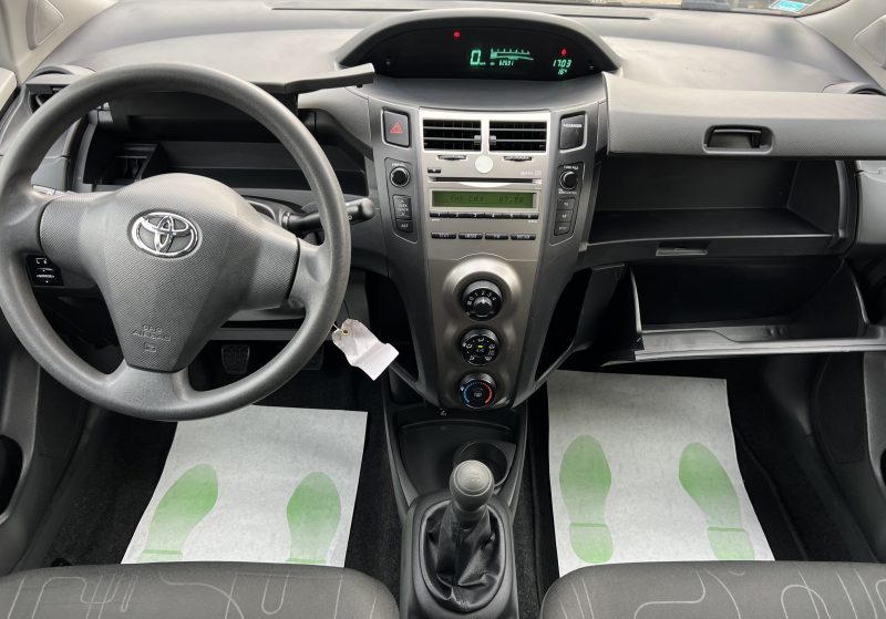 TOYOTA YARIS II 1.0 VVT-i 68 Cv PREMIERE MAIN / 5 PORTES CLIMATISATION CRIT AIR 2 - GARANTIE 1 AN