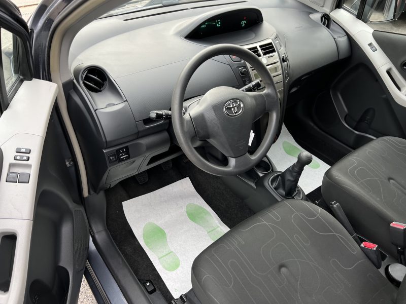TOYOTA YARIS II 1.0 VVT-i 68 Cv PREMIERE MAIN / 5 PORTES CLIMATISATION CRIT AIR 2 - GARANTIE 1 AN