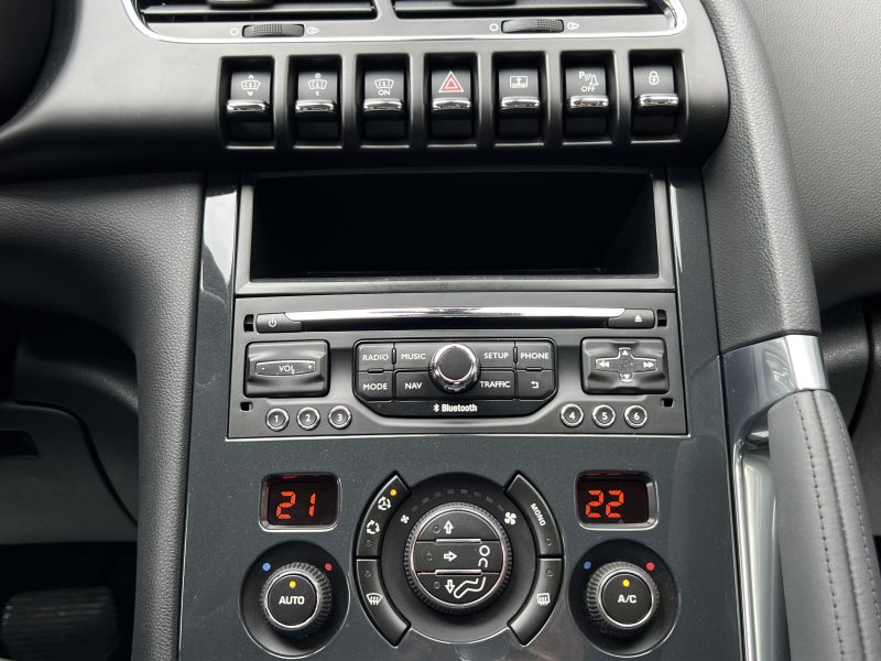 PEUGEOT 3008 PHASE 2 ALLURE 1.6 THP 165 BOITE AUTO TOIT PANO GPS CAMERA CRIT AIR 1 - GARANTIE 1 AN