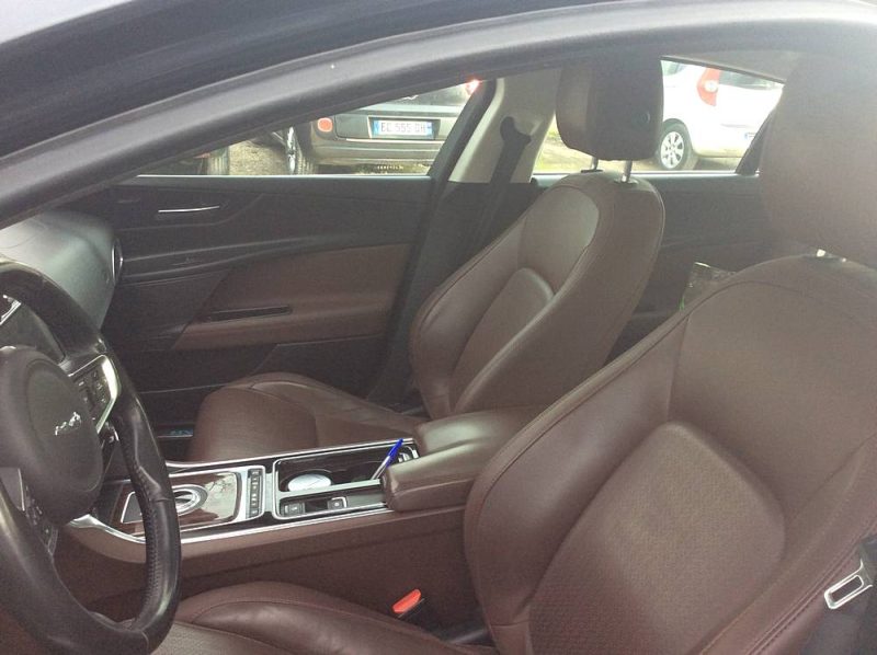 JAGUAR XE 2017 240CV AWD 4 ROUES MOTRICES 