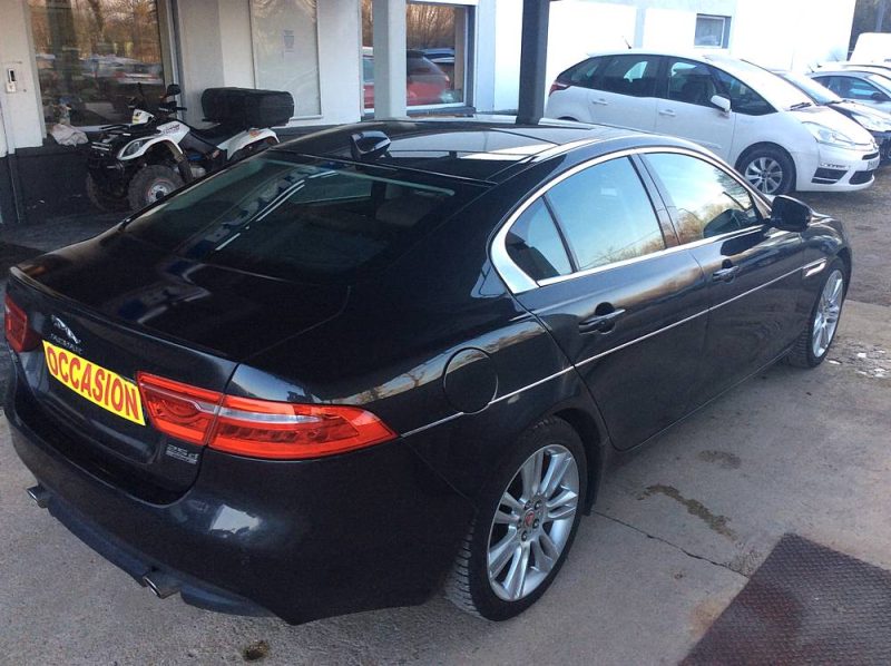 JAGUAR XE 2017 240CV AWD 4 ROUES MOTRICES 