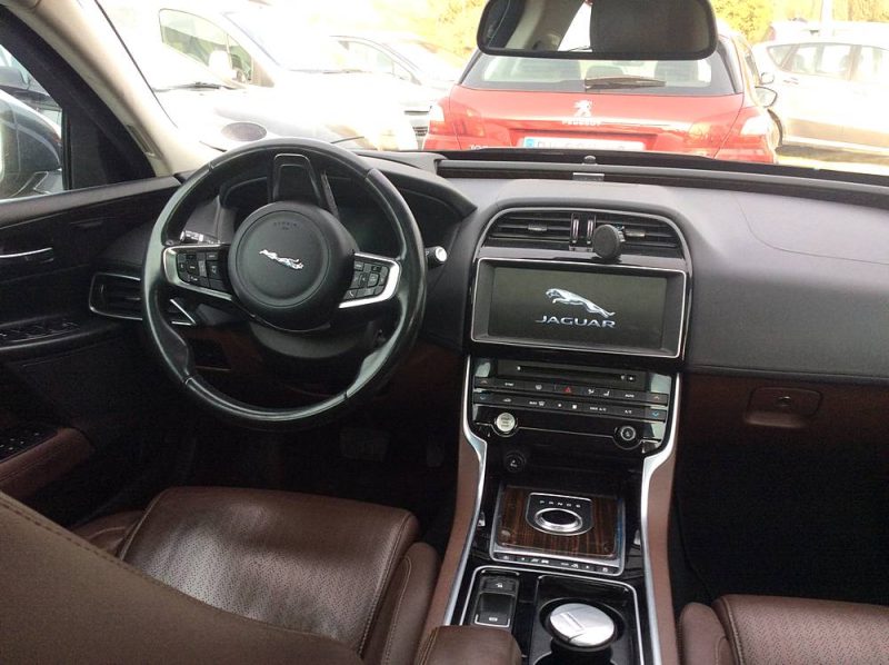 JAGUAR XE 2017 240CV AWD 4 ROUES MOTRICES 