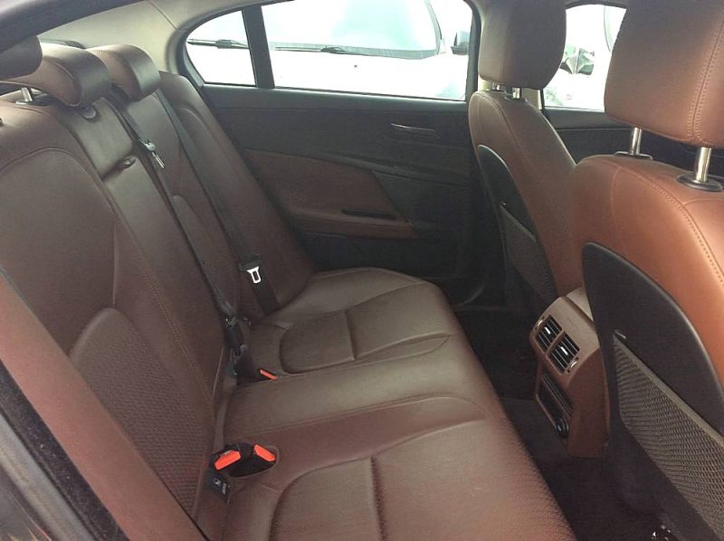 JAGUAR XE 2017 240CV AWD 4 ROUES MOTRICES 