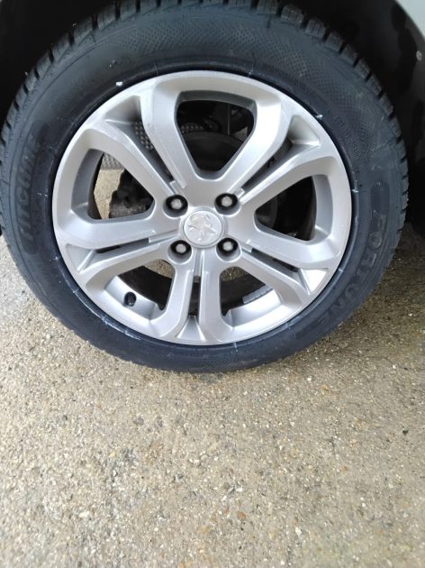 PEUGEOT 208  ALLURE 2013 10300KM 92CV 5CV 5PORTES  