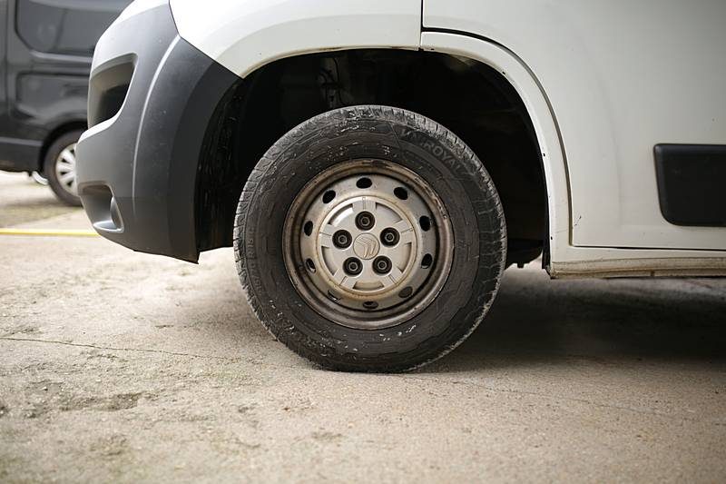 CITROEN JUMPER 1ERE MAIN   AVEC POSSIBILITE D'AJOUTER PUPITRE PORTE VERRE ET MENUISERIE