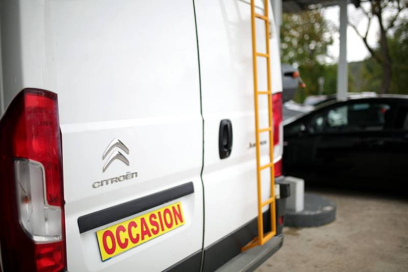 CITROEN JUMPER 1ERE MAIN   AVEC POSSIBILITE D'AJOUTER PUPITRE PORTE VERRE ET MENUISERIE