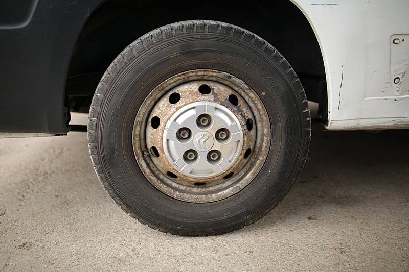 CITROEN JUMPER 1ERE MAIN   AVEC POSSIBILITE D'AJOUTER PUPITRE PORTE VERRE ET MENUISERIE