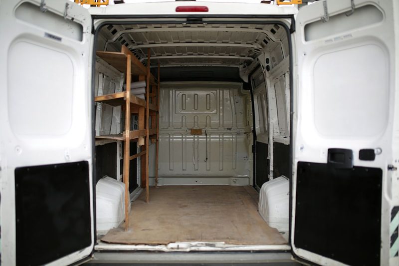 CITROEN JUMPER 1ERE MAIN   AVEC POSSIBILITE D'AJOUTER PUPITRE PORTE VERRE ET MENUISERIE