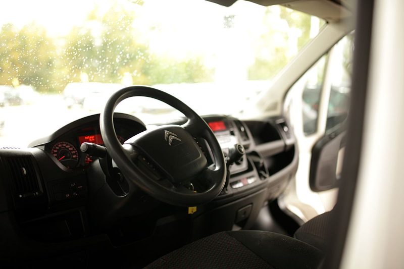 CITROEN JUMPER 2018 1ERE MAIN AVEC PUPITRE PORTE VERRE GALERIE 