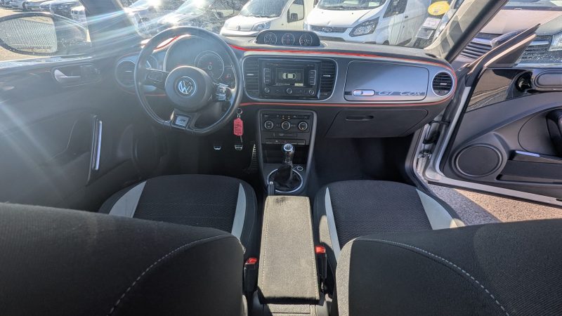 VOLKSWAGEN BEETLE 2015 2.0 TDI - 16V TURBO 140 CV 7CV