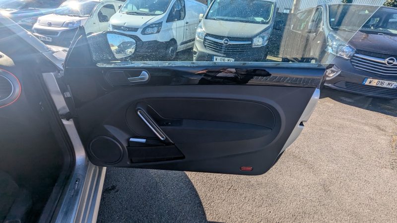 VOLKSWAGEN BEETLE 2015 2.0 TDI - 16V TURBO 140 CV 7CV