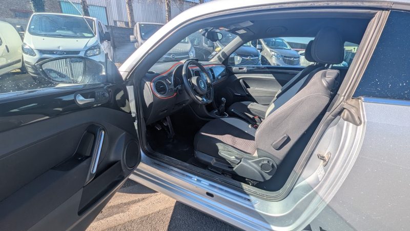 VOLKSWAGEN BEETLE 2015 2.0 TDI - 16V TURBO 140 CV 7CV