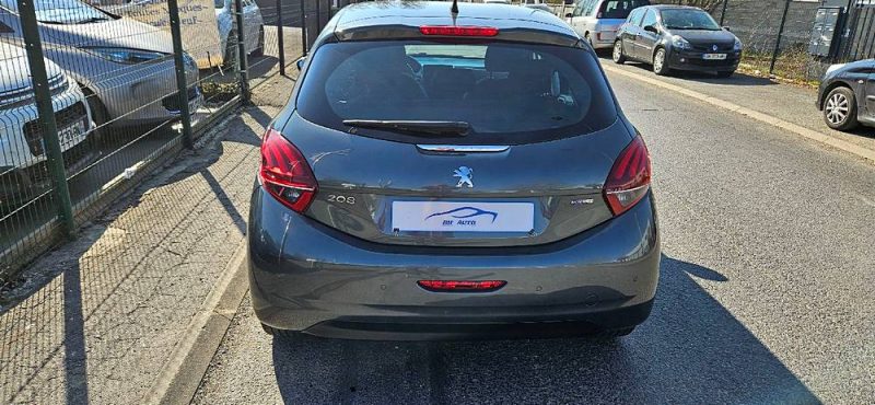 PEUGEOT 208  2017