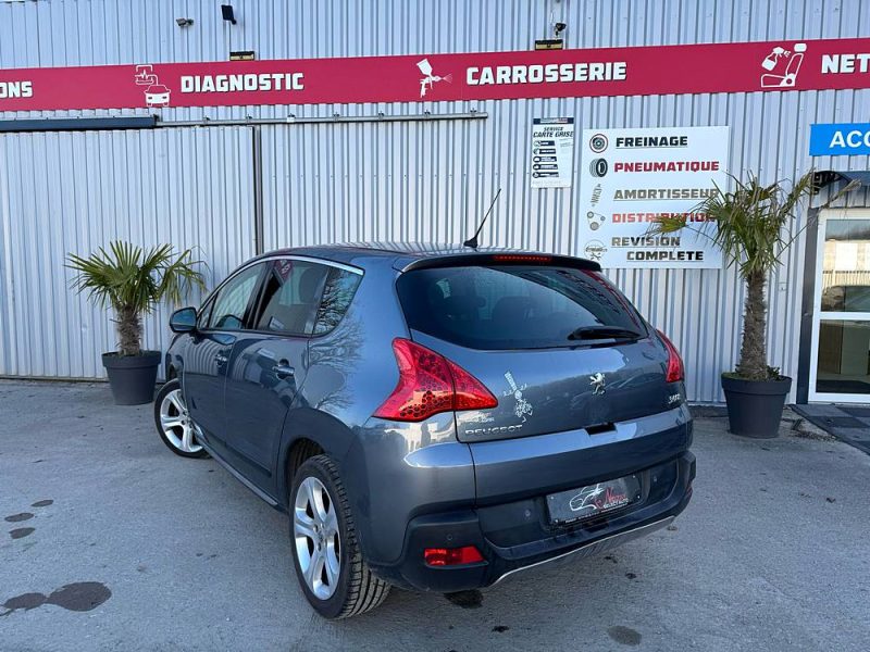 PEUGEOT 3008 2011
