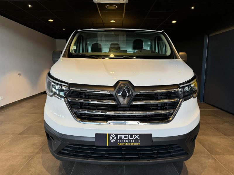 RENAULT TRAFIC 2022