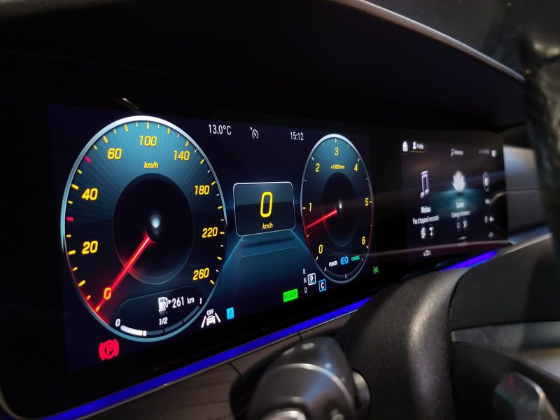 MERCEDES CLASSE E 220d 2.0 200cv TURBO DIESEL HYBRID AMG LINE TOIT OUVRANT / CARPLAY / CUIR NAPPA