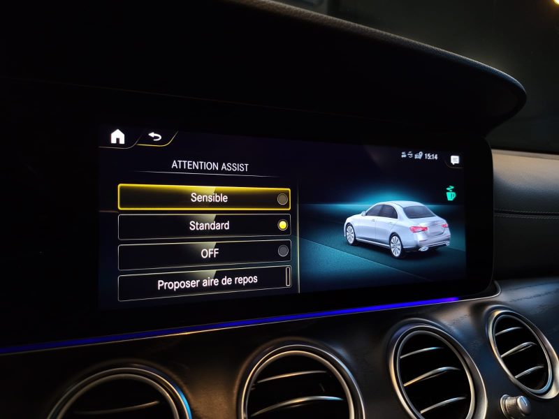 MERCEDES CLASSE E 220d 2.0 200cv TURBO DIESEL HYBRID AMG LINE TOIT OUVRANT / CARPLAY / CUIR NAPPA