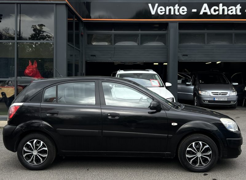 KIA RIO III 1.5 CRDI 110 Cv PREMIERE MAIN / 42 500 Kms CLIMATISATION BLUETOOTH - GARANTIE 1 AN