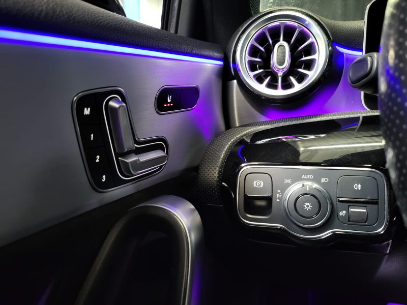 MERCEDES CLASSE A 180 d 116cv AMG LINE / SUIVI MERCEDES / SIEGES ELECTRIQUES / TOIT OUVRANT / CARPLA