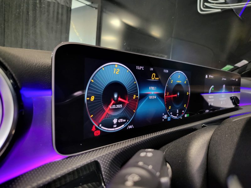 MERCEDES CLASSE A 180 d 116cv AMG LINE / SUIVI MERCEDES / SIEGES ELECTRIQUES / TOIT OUVRANT / CARPLA