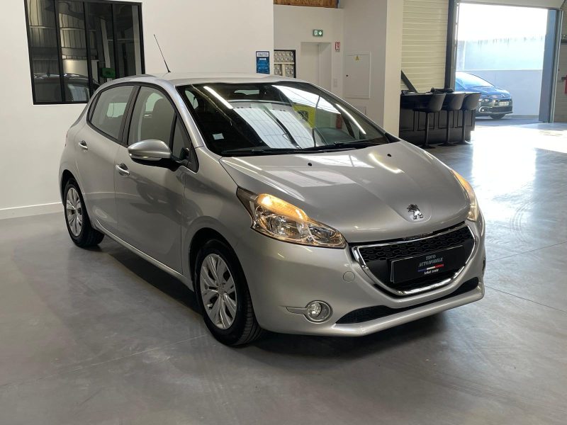 PEUGEOT 208 1.4 HDI 75 ch business 